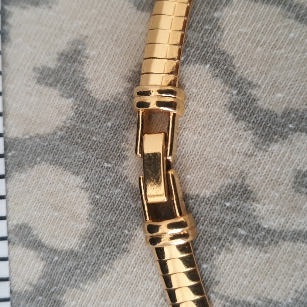 Vintage Gold Tone Necklace - Picture 3 of 5